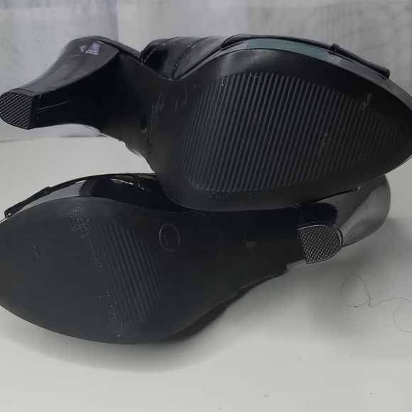 City Streets open toe platform Heels/Clutch - Picture 8 of 11